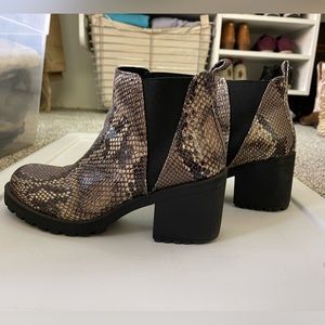 American Threads Snakeskin Boots